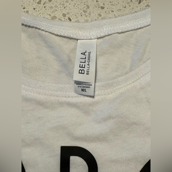 White 'SUNDAZE' Graphic Tee Women’s M/L White Crop Top by Bella - Picture 2 of 6